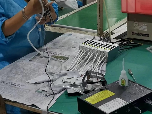 Triac εξασθενίζοντας οδηγός 220V των ηλεκτρικών οδηγήσεων σε 24V 42V 20W IP67 28W