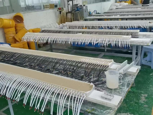 Triac εξασθενίζοντας οδηγός 220V των ηλεκτρικών οδηγήσεων σε 24V 42V 20W IP67 28W