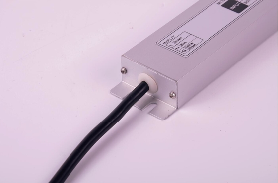 12V οδηγός 45W ελαφριά 213x35.6x17.4mm των σταθερών οδηγήσεων τάσης μη παχυντικών
