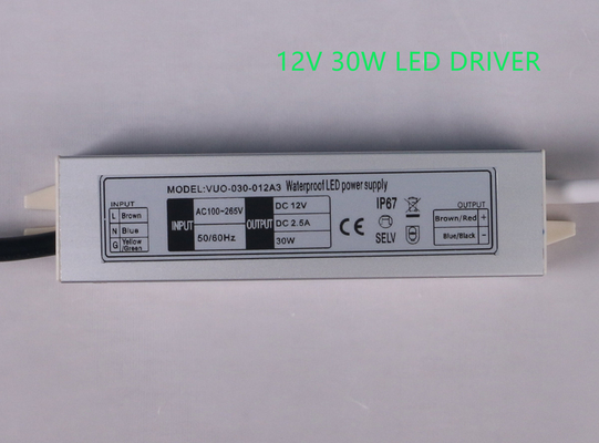 Υπαίθρια 12V παροχή ηλεκτρικού ρεύματος Heatproof 2.5A, λουρίδα των οδηγήσεων οδηγών των αντιδιαβρωτικών οδηγήσεων